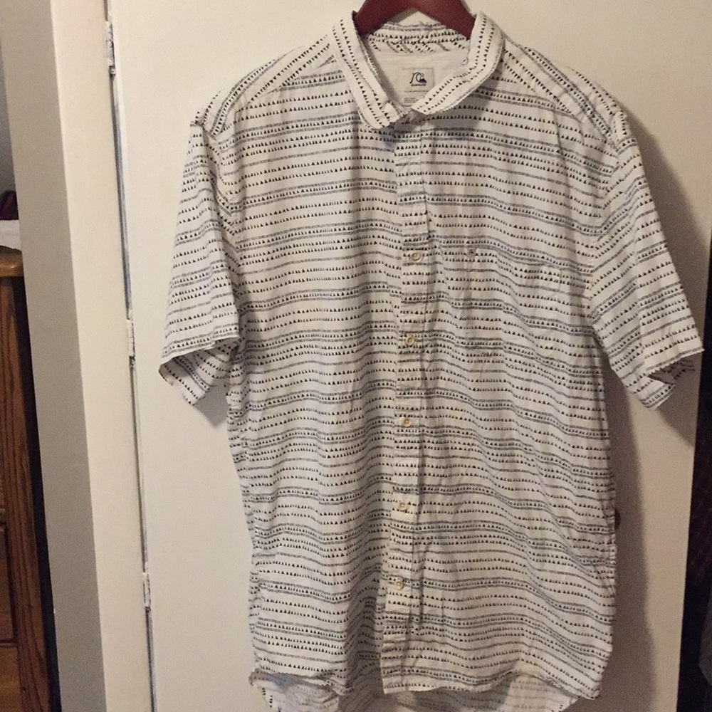 Quicksilver button down 100% Cotton XXL